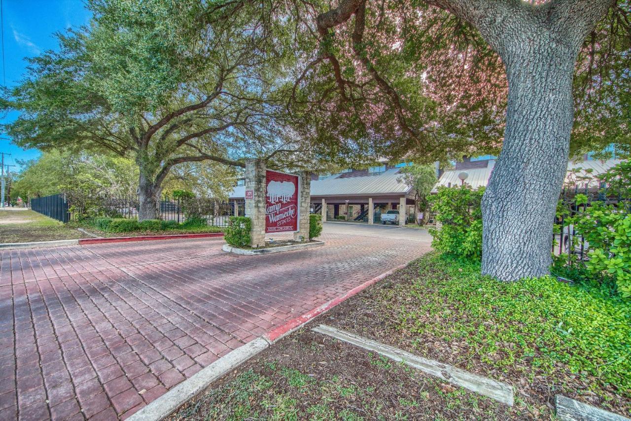 The Iron Cactus Condo On The Comal Cw C102 New Braunfels Esterno foto