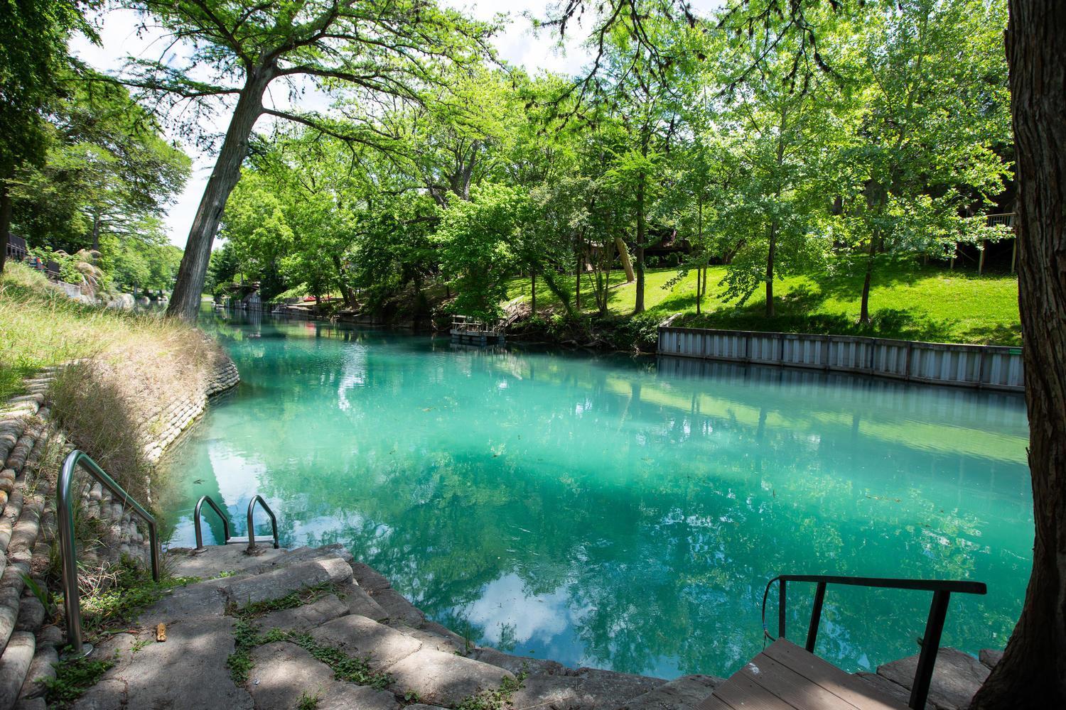 The Iron Cactus Condo On The Comal Cw C102 New Braunfels Esterno foto