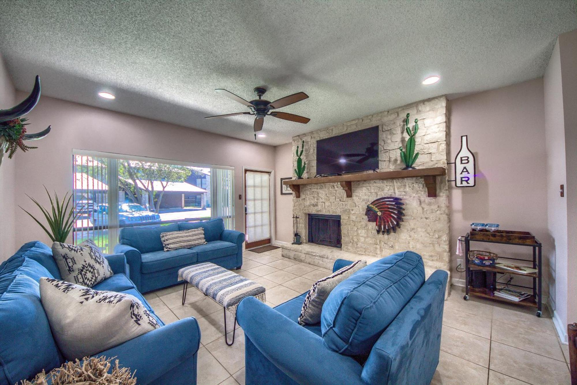 The Iron Cactus Condo On The Comal Cw C102 New Braunfels Esterno foto