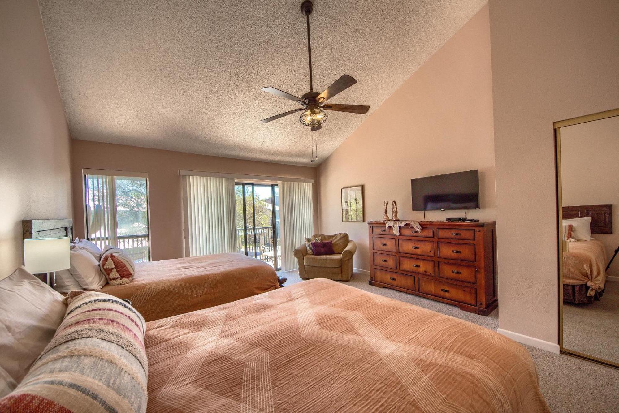 The Iron Cactus Condo On The Comal Cw C102 New Braunfels Esterno foto