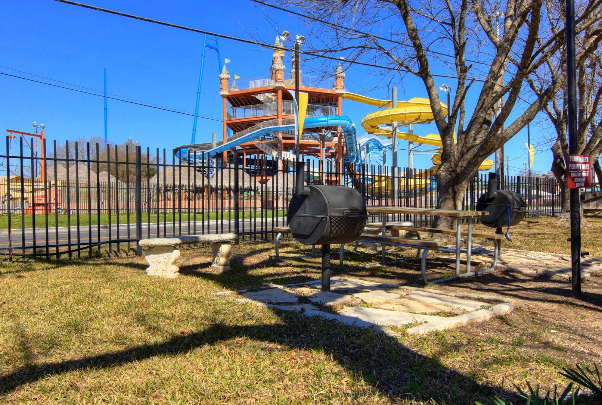 The Iron Cactus Condo On The Comal Cw C102 New Braunfels Esterno foto
