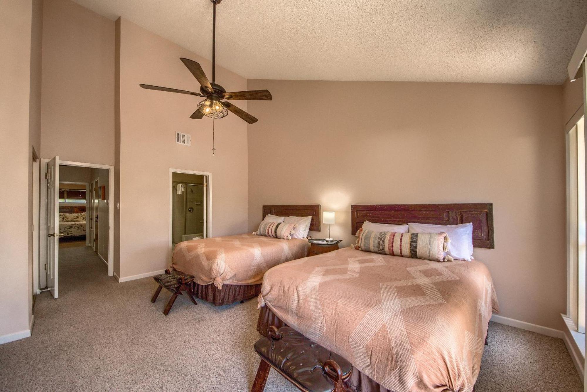 The Iron Cactus Condo On The Comal Cw C102 New Braunfels Esterno foto