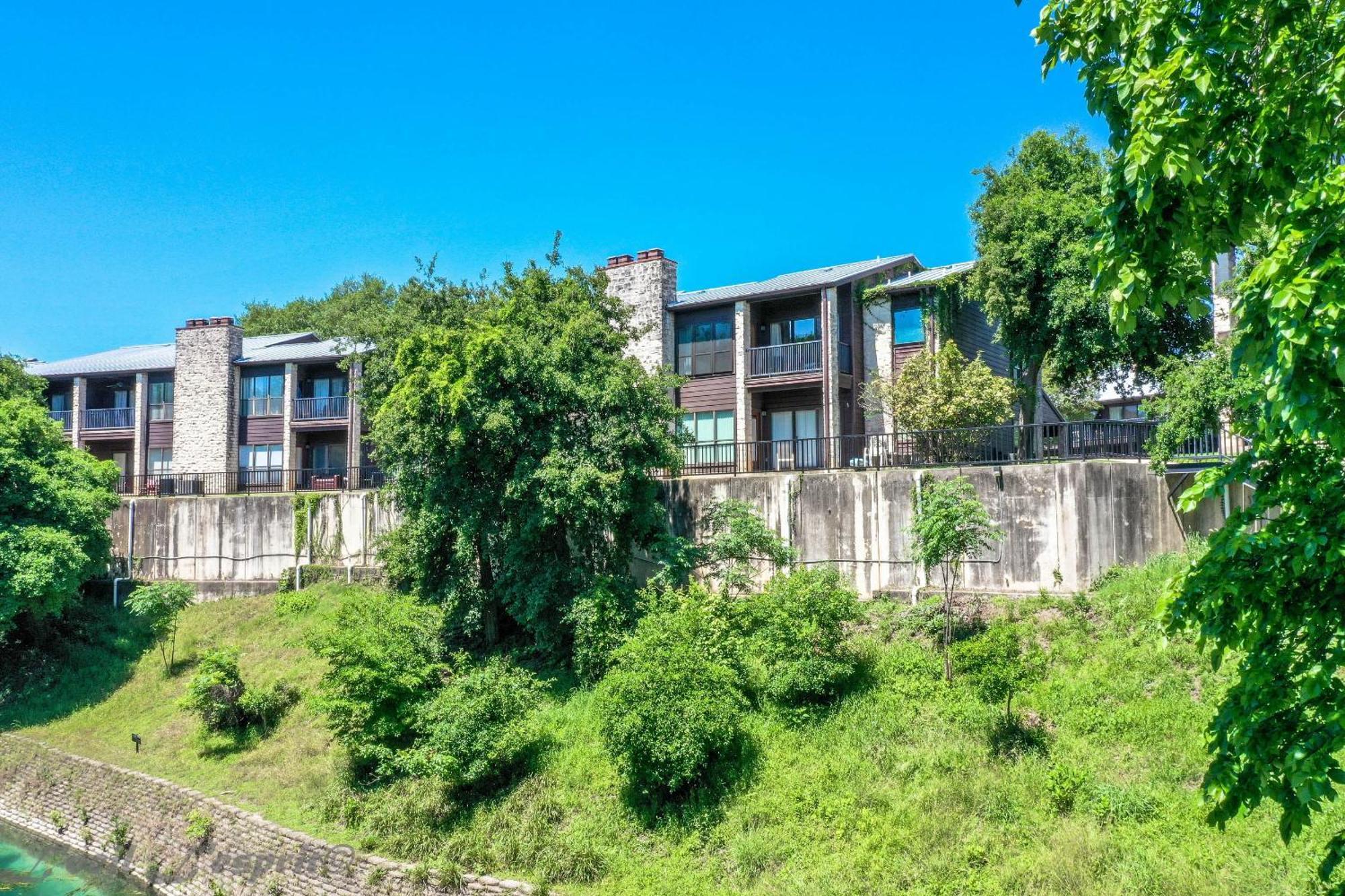 The Iron Cactus Condo On The Comal Cw C102 New Braunfels Esterno foto