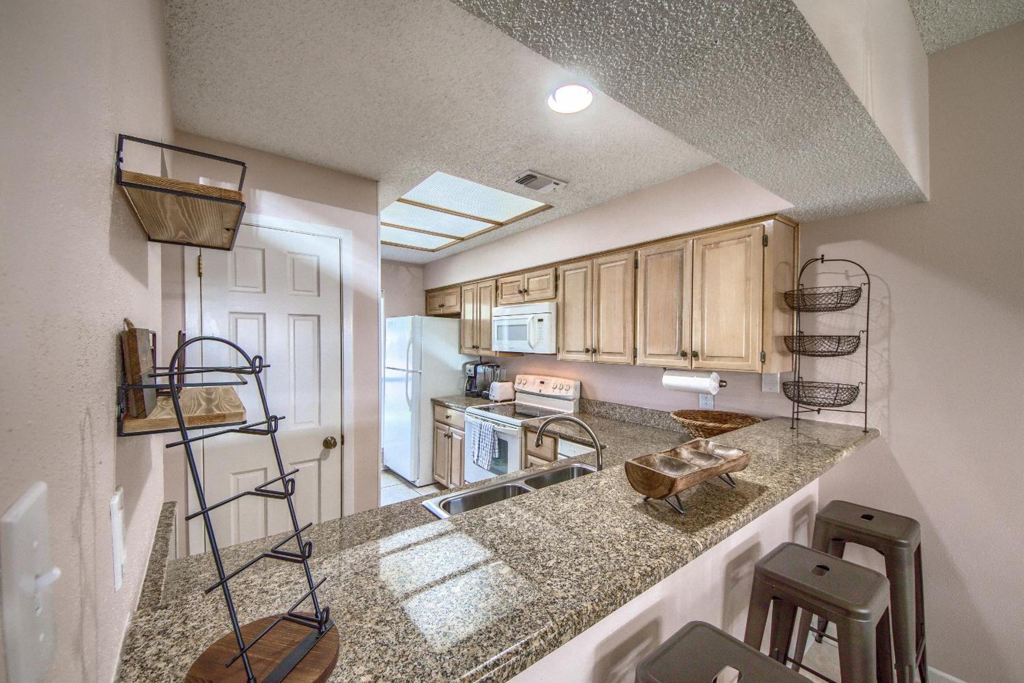 The Iron Cactus Condo On The Comal Cw C102 New Braunfels Esterno foto